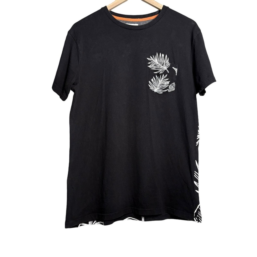 Craft + Flow Voyage Graphic Tshirt Mens Size Medium‎ Black White Artsy